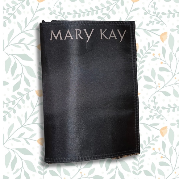 ⚡️3/$30⚡️NWOT Mary Kay Hang Toiletries Bag Cosmetics Makeup Travel Bag - Picture 1 of 4
